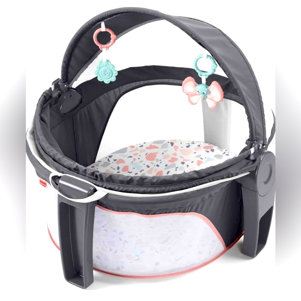 Fisher-Price Baby Portable Bassinet&Play Space On-the-Go BabyDome